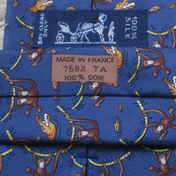 100% REAL HERMES TIE ~ BLUE  FUN MONKEYS SWINGING VINES ABOVE TAN CROCODILES - Picture 4 of 4